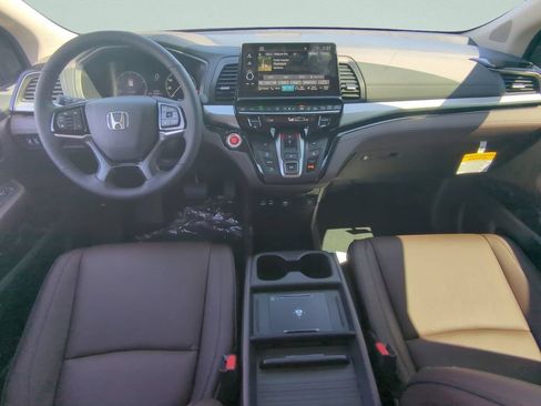 New 2026 Honda Odyssey Touring image 13