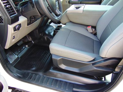 Used 2017 Ford F150 XL w/ Equipment Group 101A Mid AWD/4WD image 5