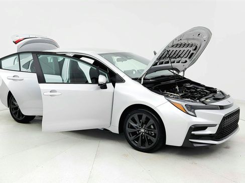 Used 2023 Toyota Corolla SE FWD image 12