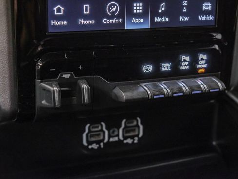 Used 2024 RAM 3500 Big Horn w/ Night Edition AWD/4WD image 26