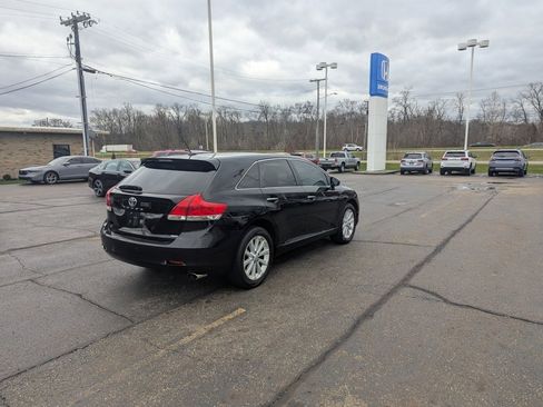Used 2011 Toyota Venza AWD image 3