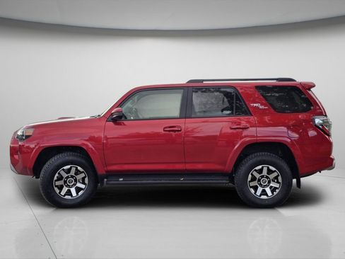 Used 2024 Toyota 4Runner TRD Off-Road image 4
