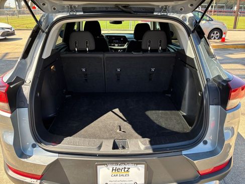 Used 2025 Chevrolet TrailBlazer LT FWD image 24