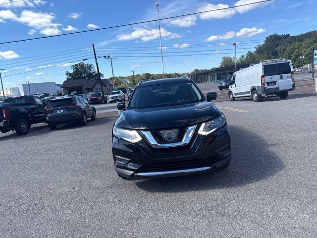 Used 2017 Nissan Rogue SV w/ SV Premium Package FWD image 7