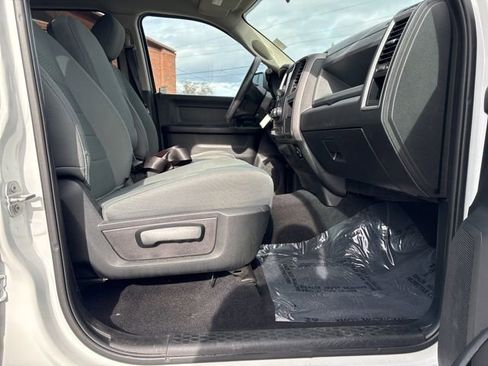 Used 2018 RAM 2500 Tradesman w/ Chrome Appearance Group image 33