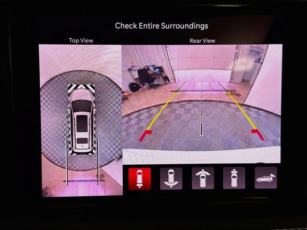 Used 2022 Chrysler Pacifica Limited FWD image 14