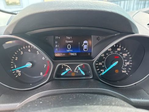 Used 2017 Ford Escape S image 7