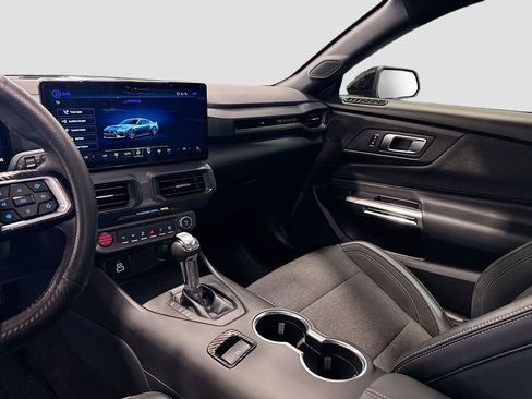 Used 2025 Ford Mustang EcoBoost image 18