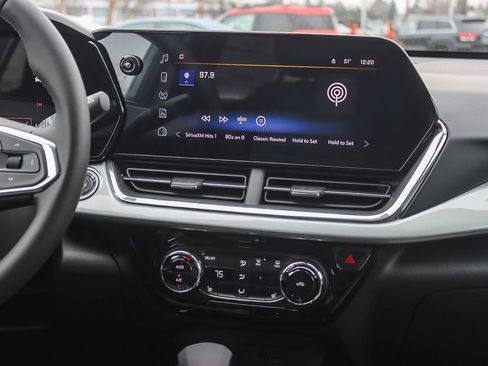 New 2026 Chevrolet Trax LT w/ Sunroof Package image 12