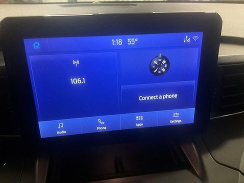 Used 2024 Ford Explorer XLT w/ Equipment Group 202A AWD/4WD image 17