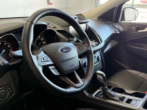 Used 2018 Ford Escape Titanium AWD/4WD image 9