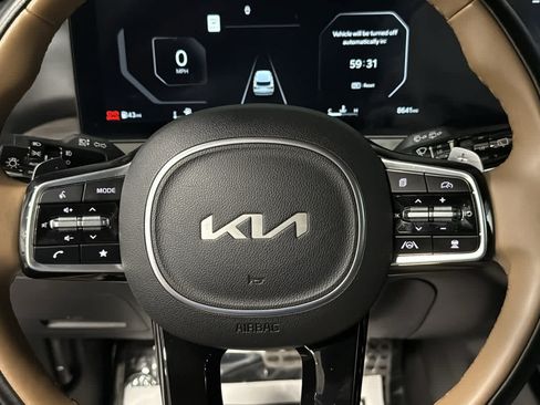 Used 2025 Kia Sorento SX Prestige w/ Olive Brown Leather Package AWD/4WD image 11