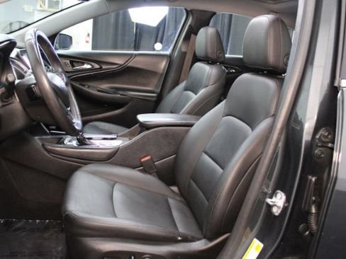 Used 2017 Chevrolet Malibu LT w/ Leather Package FWD image 14