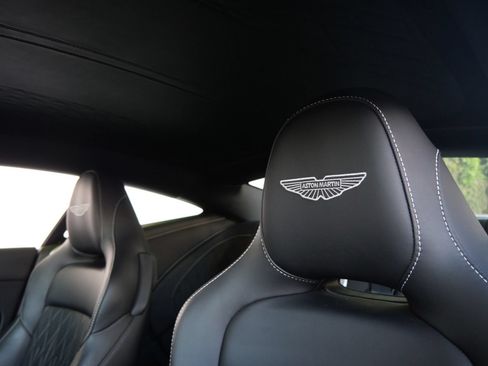 Used 2024 Aston Martin DB12 Coupe RWD image 5