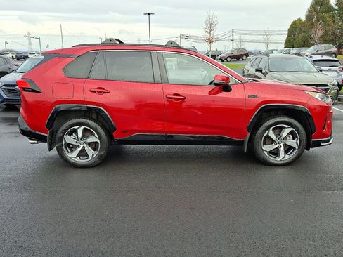 Used 2021 Toyota RAV4 SE image 8