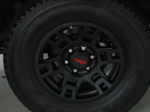 Used 2017 Toyota 4Runner TRD Pro AWD/4WD image 38
