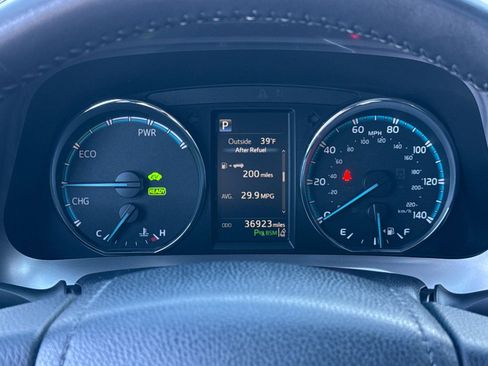 Used 2018 Toyota RAV4 Limited image 27