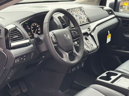 New 2026 Honda Odyssey Touring image 16