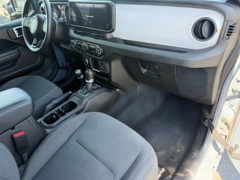 Used 2024 Jeep Wrangler Unlimited Sport AWD/4WD image 10