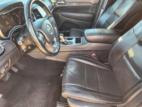 Used 2020 Jeep Grand Cherokee Overland image 13