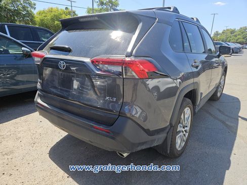 Used 2025 Toyota RAV4 XLE Premium image 8