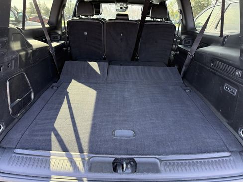 Used 2023 Jeep Wagoneer L Series II AWD/4WD image 17