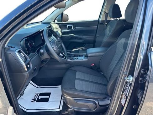 Certified 2023 Kia Sorento LX AWD/4WD image 9
