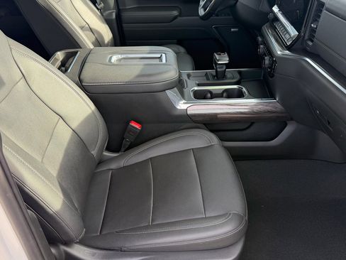 Used 2022 Chevrolet Silverado 1500 LTZ w/ Technology Package AWD/4WD image 19