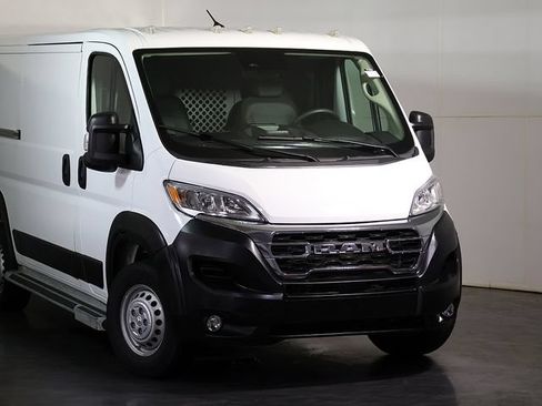 Used 2025 RAM ProMaster 2500 w/ U-Haul Equipment Group FWD image 6