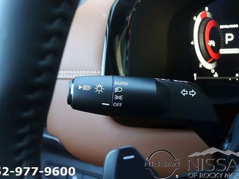 New 2026 Nissan Pathfinder Platinum image 25