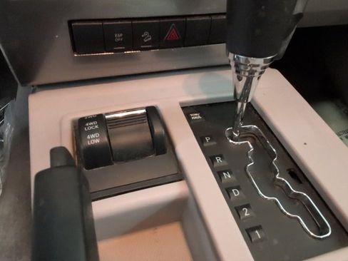 Used 2008 Jeep Liberty Sport image 18