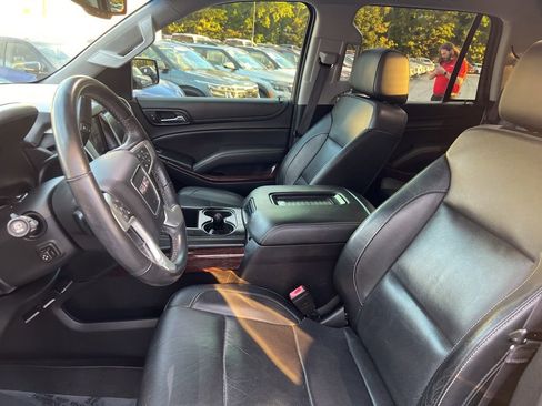 Used 2017 GMC Yukon SLT image 12