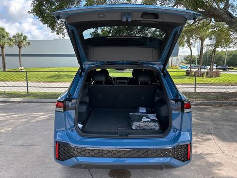 New 2026 Volkswagen Tiguan SE R-Line FWD image 47