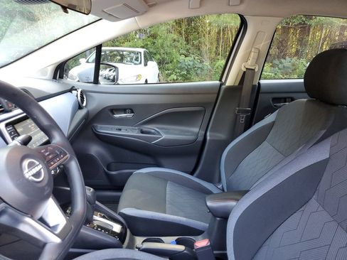 Used 2024 Nissan Versa SV w/ Trunk Package FWD image 17