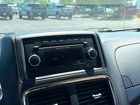 Used 2013 Dodge Grand Caravan SE FWD image 10