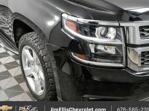 Used 2018 Chevrolet Suburban LT image 40
