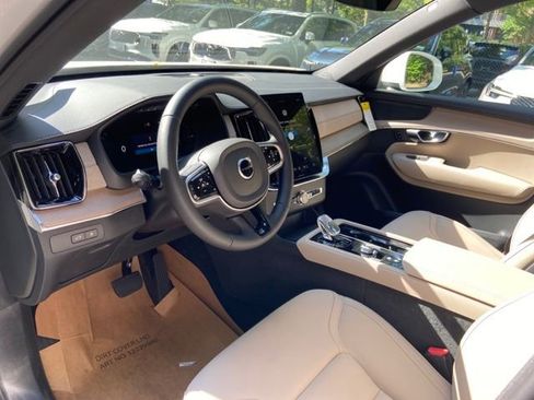 New 2026 Volvo XC90 T8 Plus w/ Protection Package Premier image 11