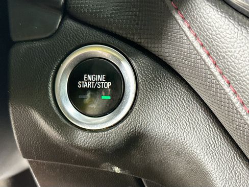 Used 2022 Chevrolet Equinox RS w/ Infotainment Package FWD image 19