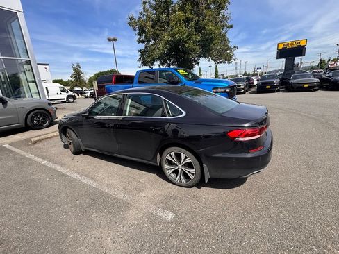 Used 2020 Volkswagen Passat 2.0T SEL FWD image 3