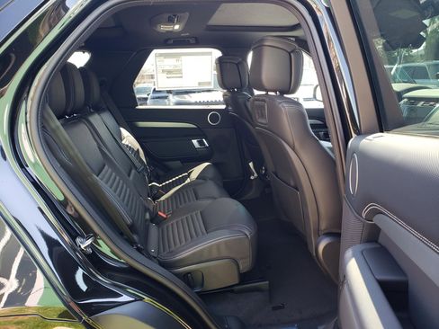 New 2026 Land Rover Discovery Limited Edition image 15