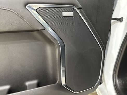 Used 2024 GMC Sierra 2500 SLT w/ SLT Convenience Package image 24