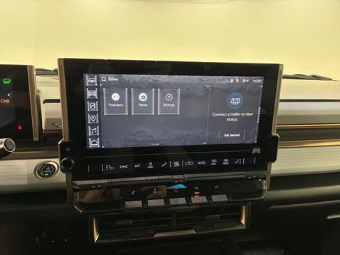 Certified 2024 GMC Hummer EV 3X AWD/4WD image 26