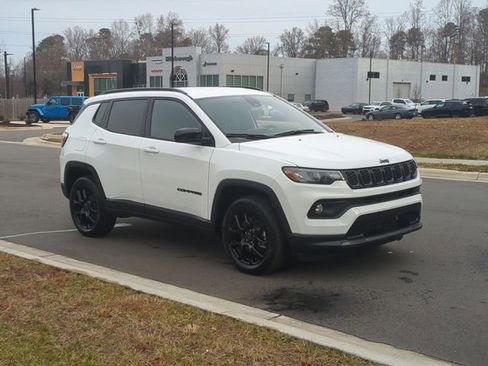 New 2026 Jeep Compass Latitude image 15