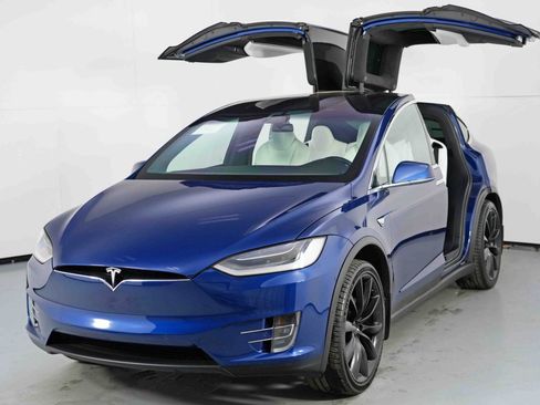 Used 2019 Tesla Model X 75D image 44