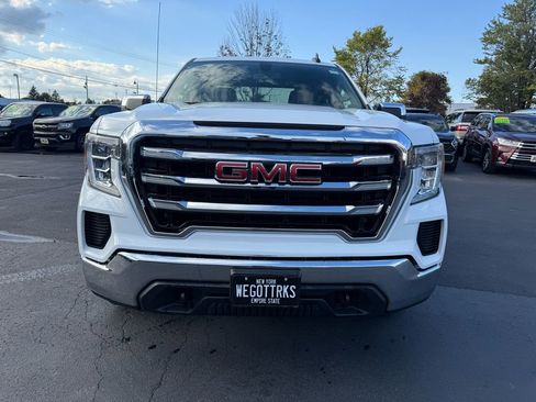 Used 2022 GMC Sierra 1500 SLE image 2
