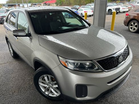Used 2014 Kia Sorento LX image 1