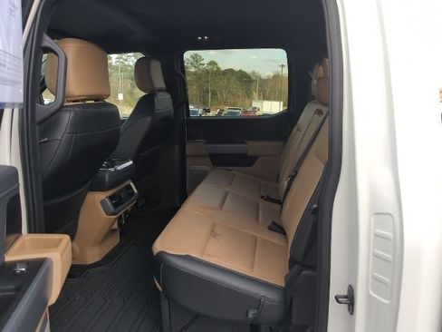 Used 2023 Ford F150 Lariat w/ Trailer Tow Package image 17