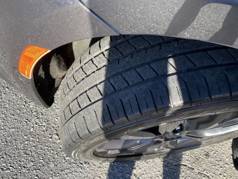 Used 2020 Chrysler Pacifica Touring w/ Advanced Safetytec Group image 29