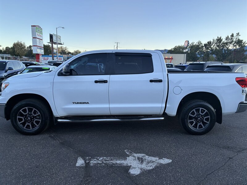 Used 2012 Toyota Tundra 4x4 CrewMax w/ Tow Pkg image 4