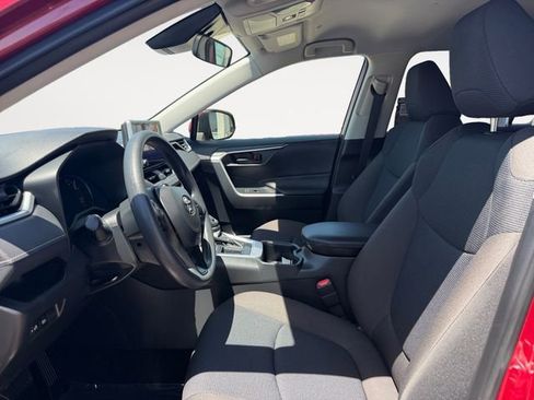 Certified 2025 Toyota RAV4 LE FWD image 9